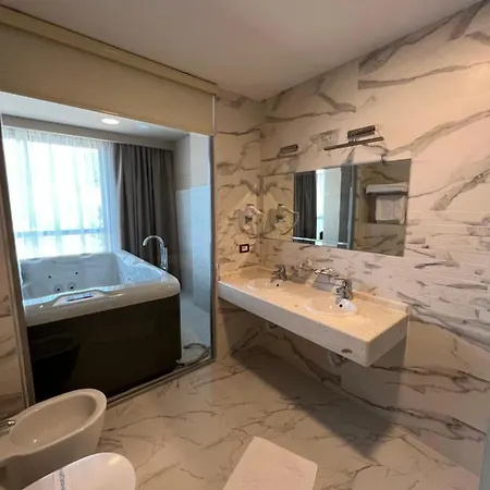 Millennium Hotel 4*